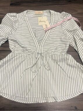 Choosy Women's Sage Stripe V-Neck Tie-Waist Top